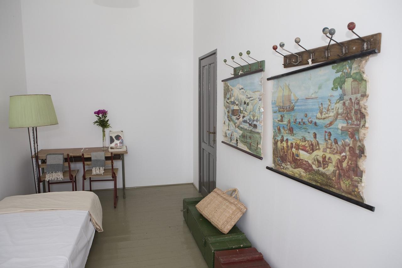 Amarcord Skola Bed & Breakfast Veli Rat Ngoại thất bức ảnh