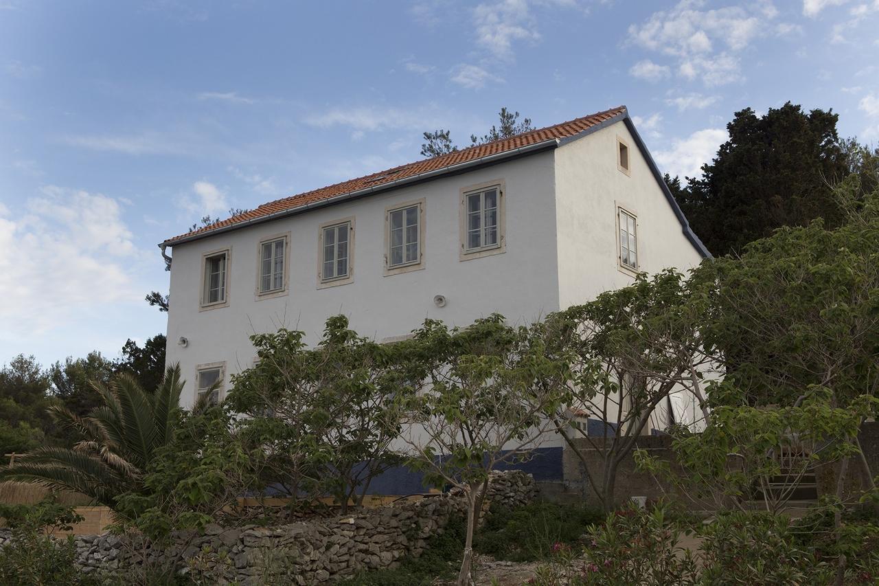 Amarcord Skola Bed & Breakfast Veli Rat Ngoại thất bức ảnh